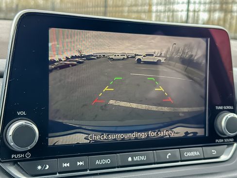 Used 2023 Nissan Rogue SV image 18