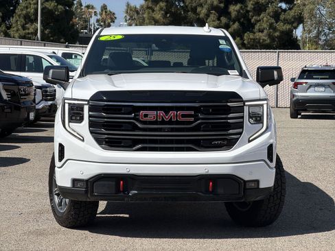 Used 2025 GMC Sierra 1500 AT4 AWD/4WD image 2