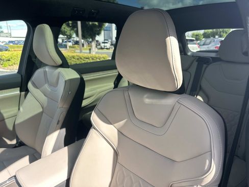 New 2025 Volvo EX90 Ultra image 15