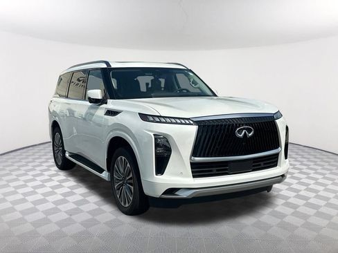 Used 2025 INFINITI QX80 Sensory AWD/4WD image 3