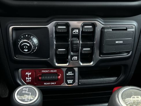 Used 2022 Jeep Gladiator Rubicon w/ LED Lighting Group AWD/4WD image 21