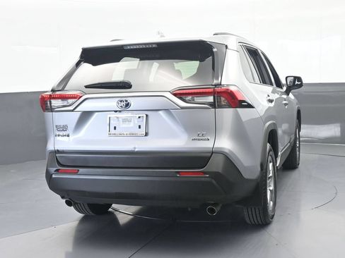 Used 2024 Toyota RAV4 LE AWD/4WD image 5