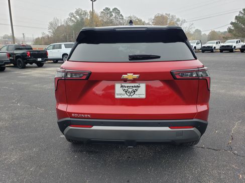 New 2026 Chevrolet Equinox LT w/ Convenience Package II image 8