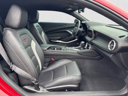 Used 2018 Chevrolet Camaro SS image 20