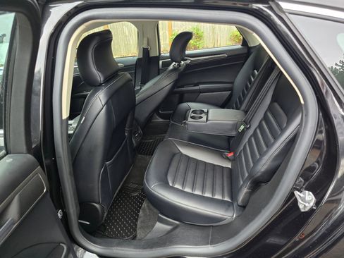 Used 2019 Ford Fusion SEL image 16