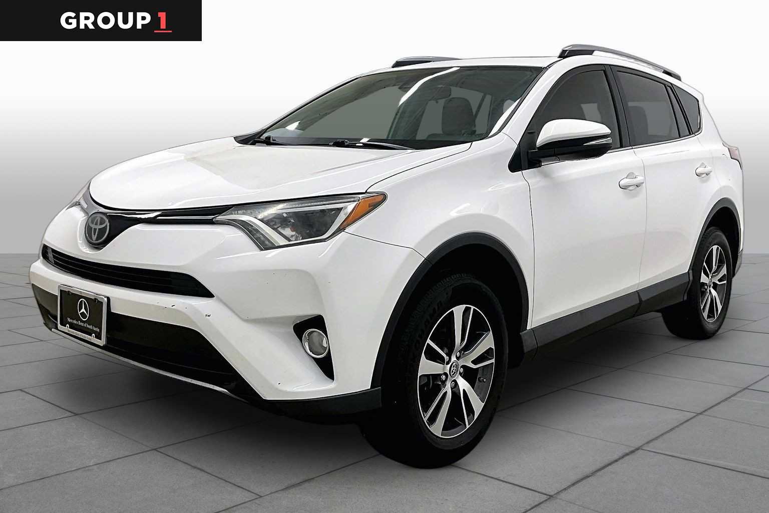 Used 2018 Toyota RAV4 XLE w/ Plus Extra Value Package FWD image 1