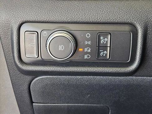 Used 2020 Ford Explorer Limited image 13