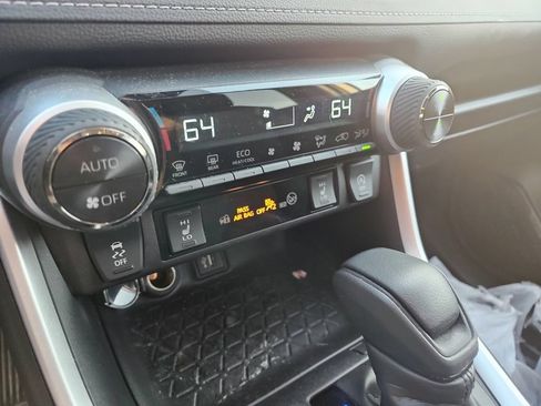 Used 2024 Toyota RAV4 XLE w/ Convenience Package AWD/4WD image 10