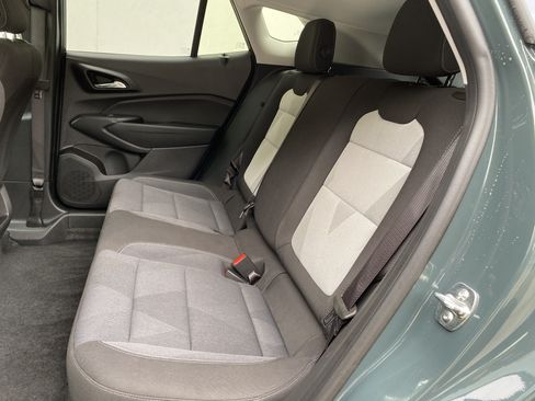 Used 2026 Chevrolet Trax LS w/ LS Convenience Package FWD image 34