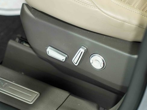 Used 2024 Lincoln Nautilus Reserve w/ Equipment Group 202A image 30