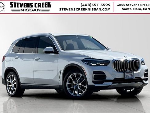 Used 2022 BMW X5 xDrive40i w/ Premium Package AWD/4WD image 1