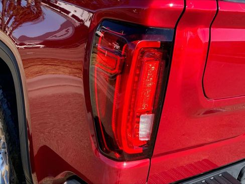 Used 2020 GMC Sierra 1500 SLT image 28