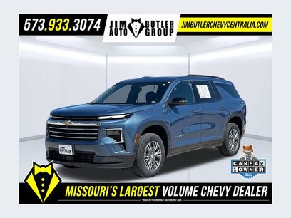 Used 2025 Chevrolet Traverse LT w/ Driver Confidence Package
