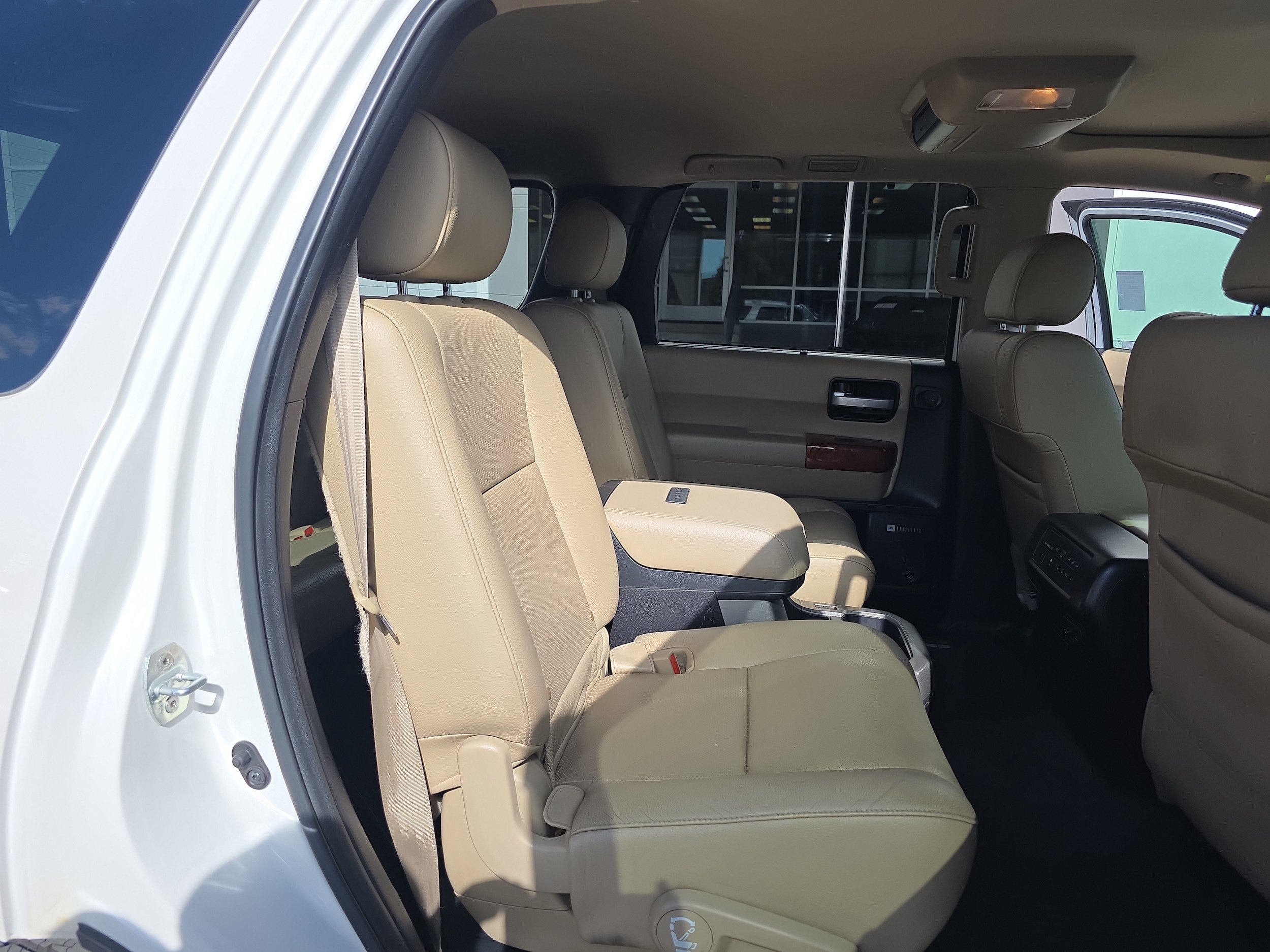 Used 2019 Toyota Sequoia Platinum w/ Carpet Mat Package (TMS) AWD/4WD image 24