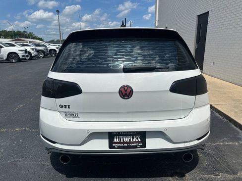 Used 2018 Volkswagen Golf 4-Door image 4