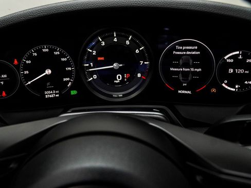 Used 2022 Porsche 911 Carrera w/ Premium Package image 44