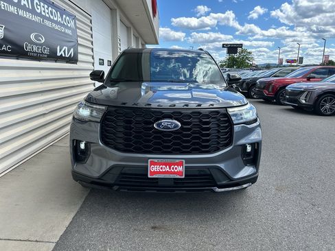 Used 2025 Ford Explorer ST AWD/4WD image 2