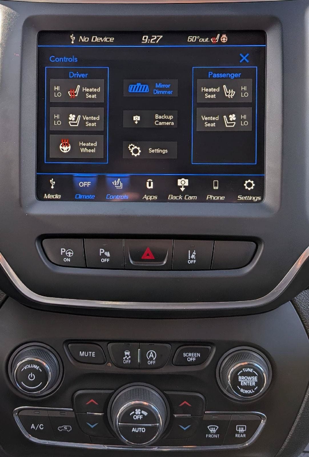 Used 2023 Jeep Cherokee Altitude Lux w/ Lux Elite Package AWD/4WD image 17