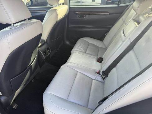 Used 2015 Lexus ES 350 w/ Luxury Package image 16