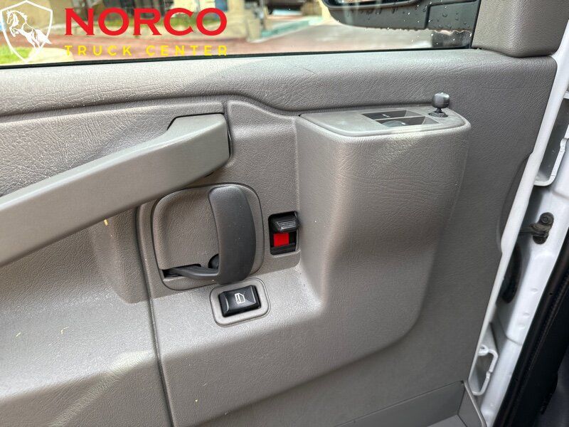 Used 2021 Chevrolet Express 2500 w/ Driver Convenience Package RWD image 16