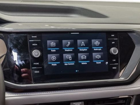 Used 2023 Volkswagen Taos SEL AWD/4WD image 18