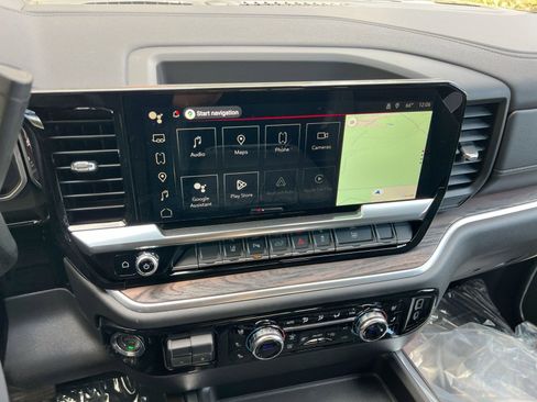 New 2026 GMC Sierra 2500 SLT w/ SLT Premium Package image 15