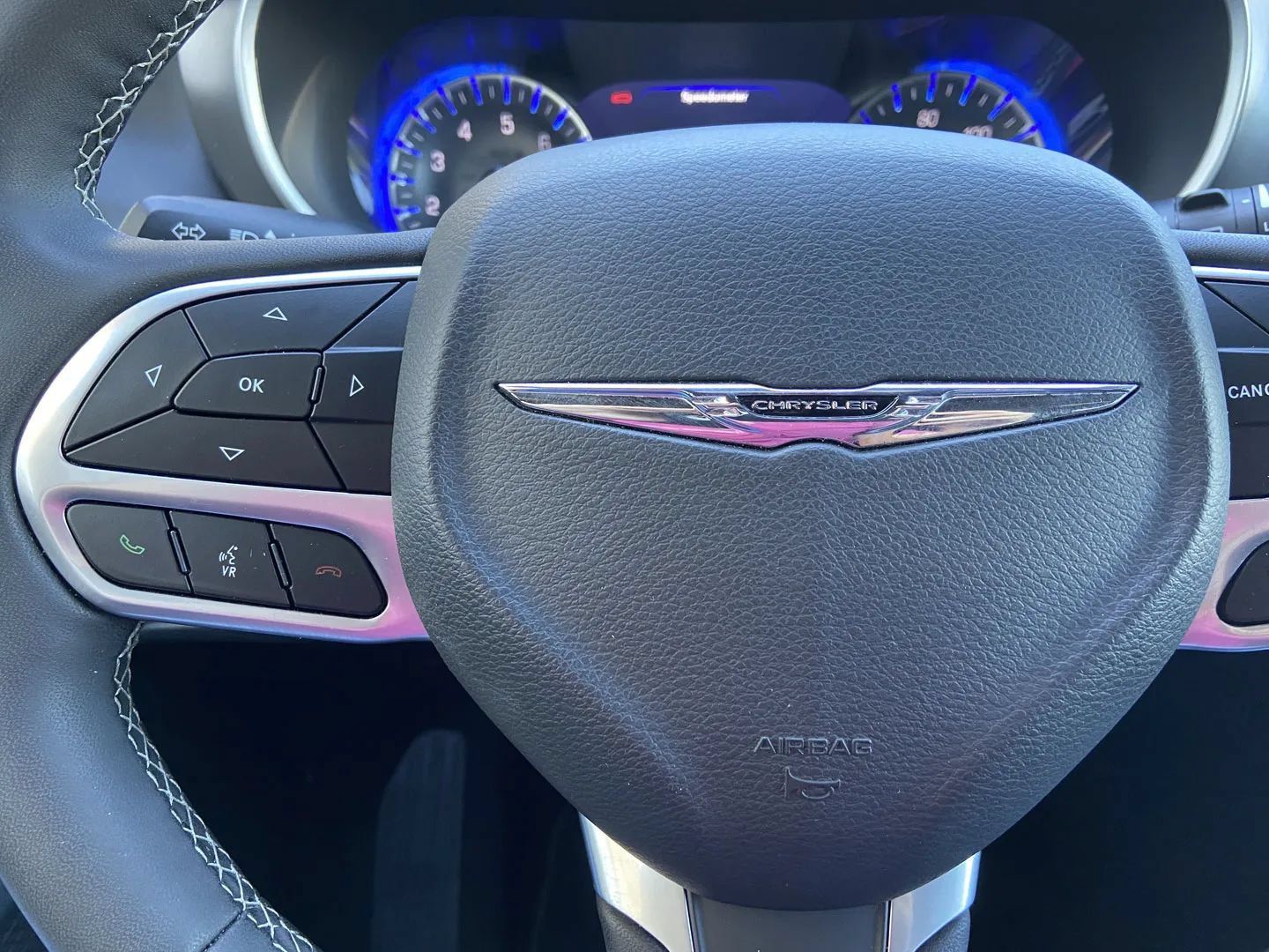 Used 2025 Chrysler Pacifica Select FWD image 15