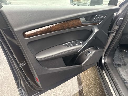 Used 2019 Audi Q5 2.0T Premium Plus w/ Premium Plus Package image 18