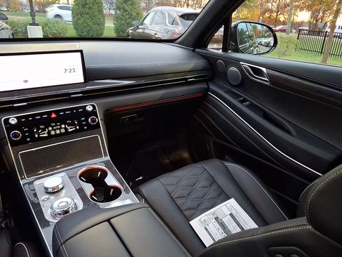 Certified 2025 Genesis GV80 3.5T e-SC image 16