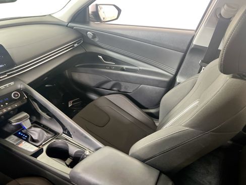 Used 2023 Hyundai Elantra SEL w/ Convenience Package FWD image 23