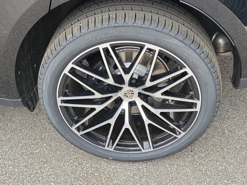 New 2026 Porsche Macan image 12