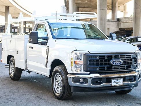 New 2026 Ford F250 XL w/ XL Chrome Package RWD image 4