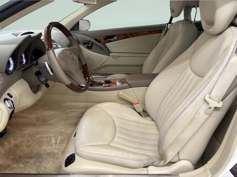 Used 2011 Mercedes-Benz SL 550 image 17