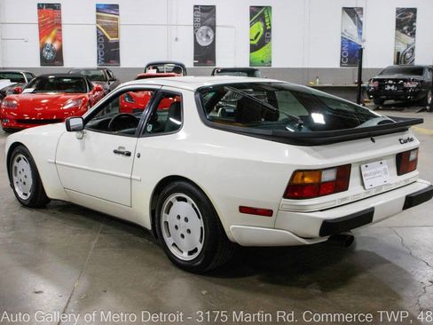 Used 1988 Porsche 944 Turbo image 4