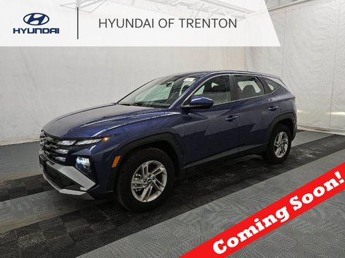 Used 2025 Hyundai Tucson SE AWD/4WD image 1
