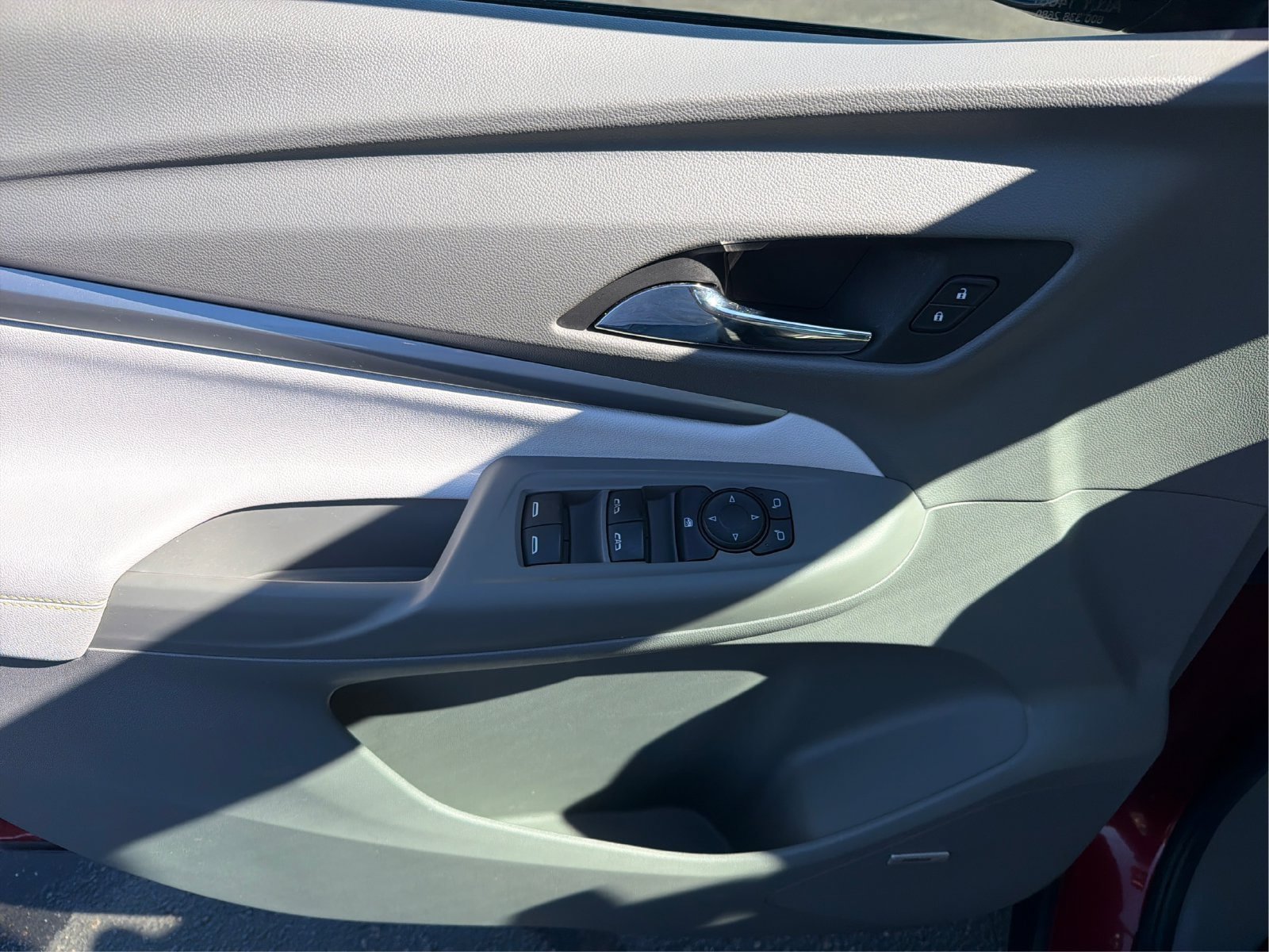 Used 2023 Chevrolet Bolt EUV Premier w/ Sun & Sound Package FWD image 21