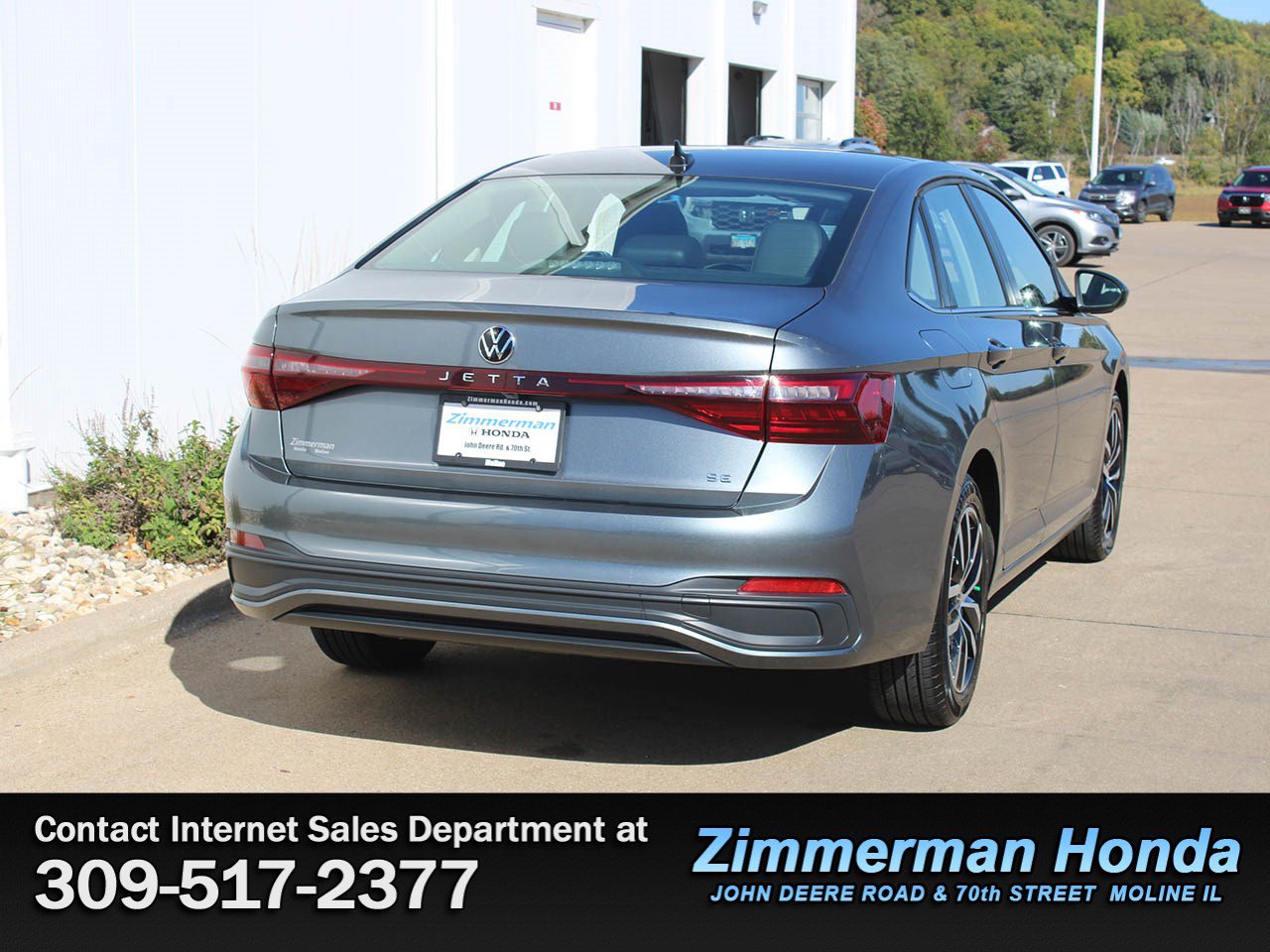 Used 2025 Volkswagen Jetta SE FWD image 2