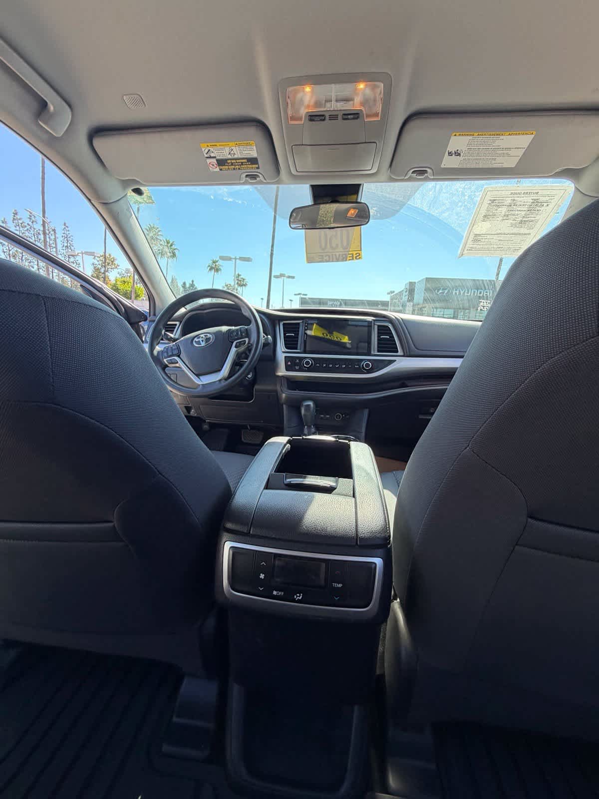 Used 2019 Toyota Highlander LE FWD image 17
