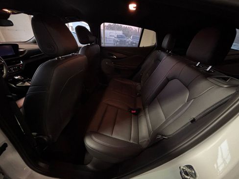 Used 2025 Buick Envista Sport Touring image 28