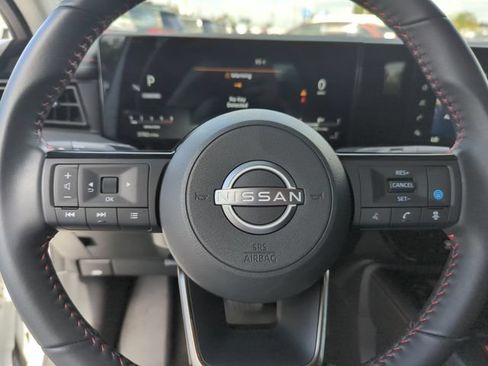 Certified 2025 Nissan Kicks SR FWD image 42