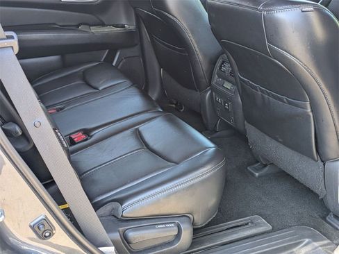 Used 2019 Nissan Pathfinder SL image 32