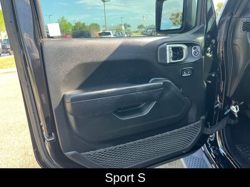 Certified 2023 Jeep Wrangler Sport AWD/4WD image 31