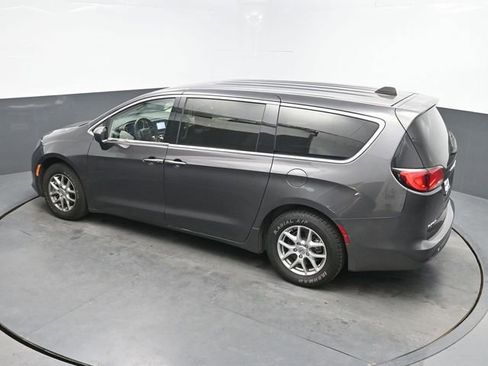 Used 2023 Chrysler Voyager LX image 26