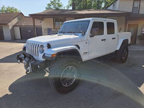 Used 2020 Jeep Gladiator Overland w/ Popular Equipment Package AWD/4WD image 2