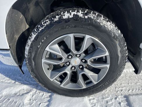 Used 2024 Chevrolet Silverado 1500 LT image 10