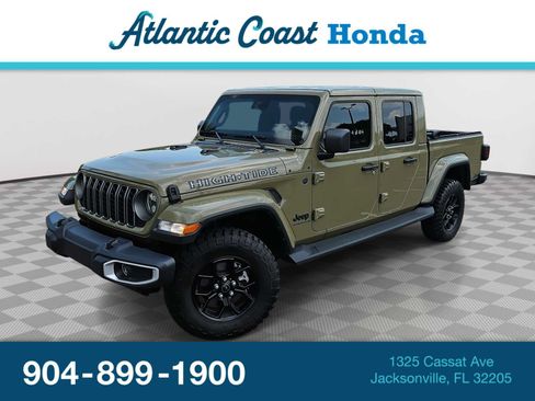 Used 2025 Jeep Gladiator Sport AWD/4WD image 1