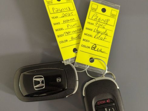 Certified 2025 Honda Pilot TrailSport image 32