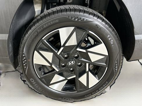 Used 2025 Hyundai Kona SEL image 11