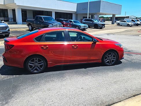 Used 2021 Kia Forte GT-Line w/ GT-Line Premium Package FWD image 4