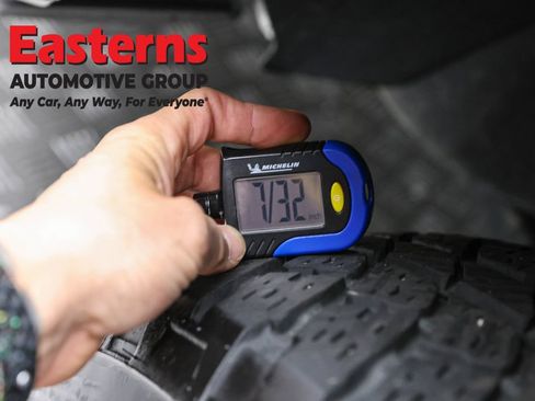 Used 2015 Jeep Wrangler Unlimited Sahara w/ Connectivity Group AWD/4WD image 28